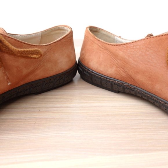 VINTAGE Bally Shoes Women Leather 7 Brown Sneakers Italian Low Tan Charlene $620 - Picture 8 of 15